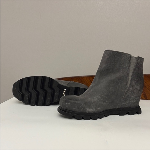 SOREL Women's Joan of Artic Wedge III Lug Sole Zip Booties Gray - Picture 7 of 7